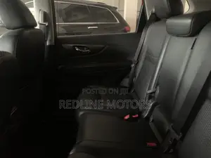 Nissan X-Trail 2.0 Petrol FWD 2017 Red