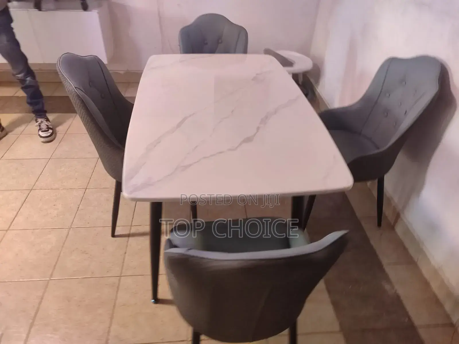 Marble Dinning Table (4-Seater)