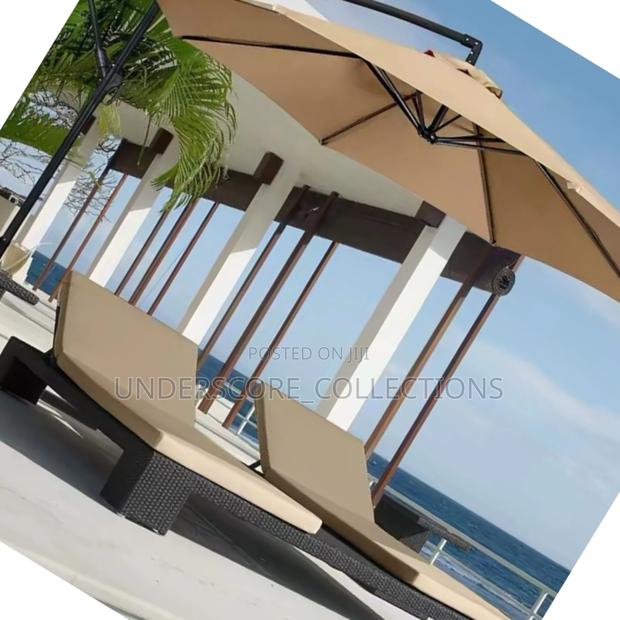 Heavy Base High Quality Canvas Outdoor Umbrella .
