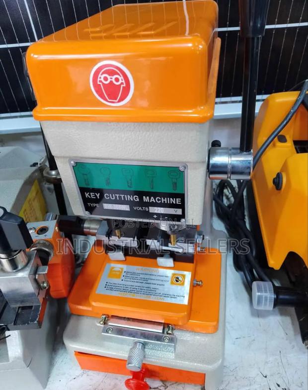 Brand New Small Key Cutting Machine - main view
