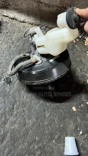 Toyota Kluger Brake Master Cylinder and Brake Booster