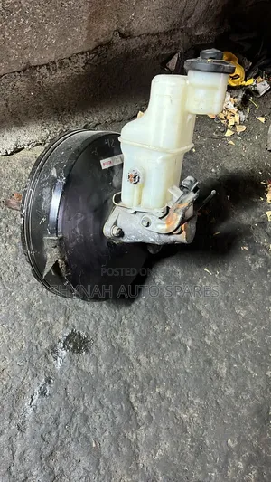 Toyota Kluger Brake Master Cylinder and Brake Booster