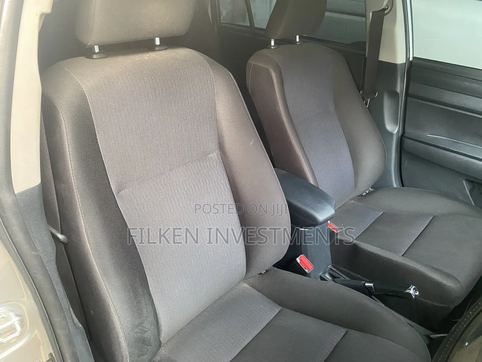 Toyota Corolla Fielder 1.5 Petrol FWD 2017 Silver