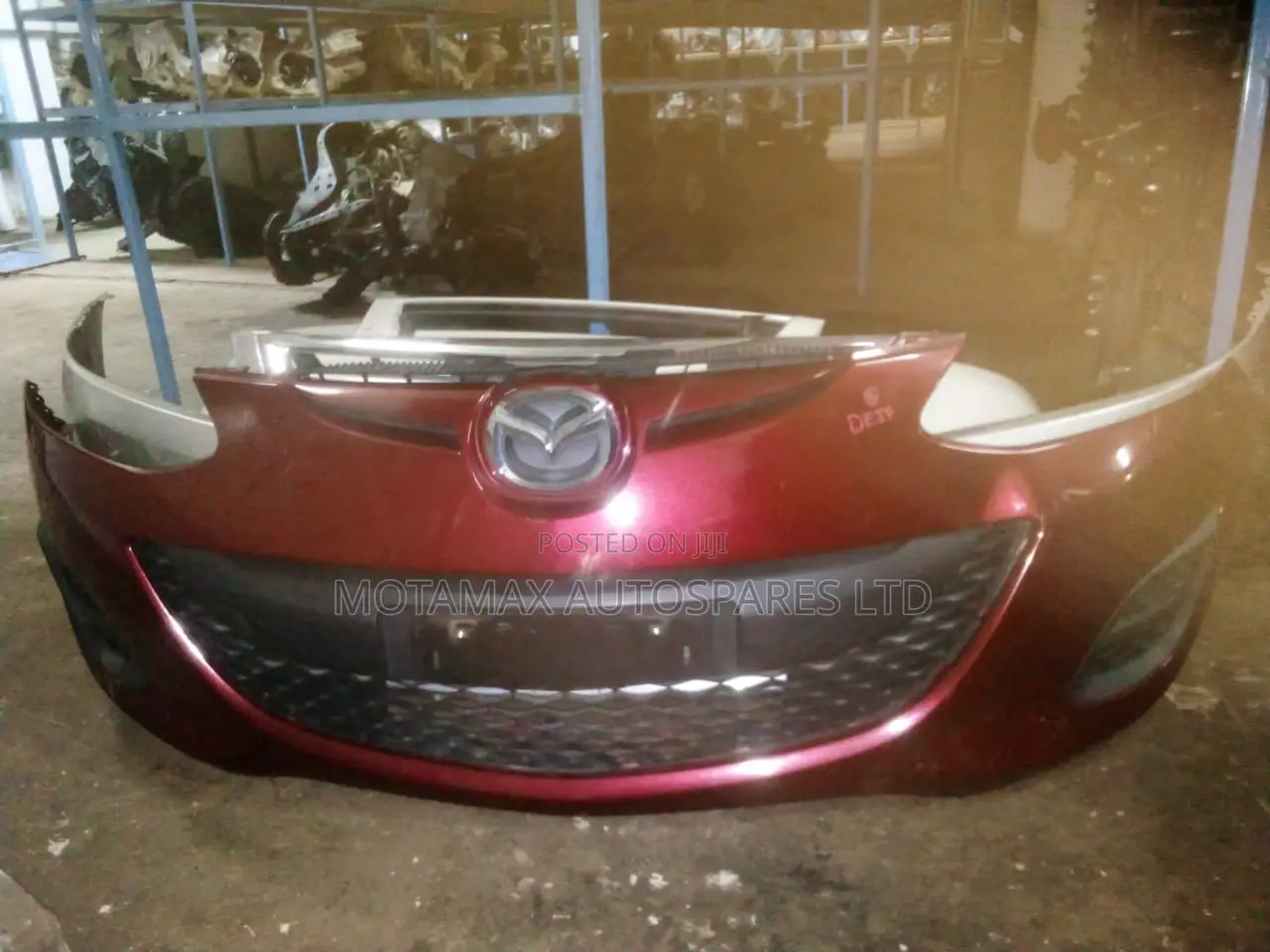 Mazda Demio Dejf Nosecut