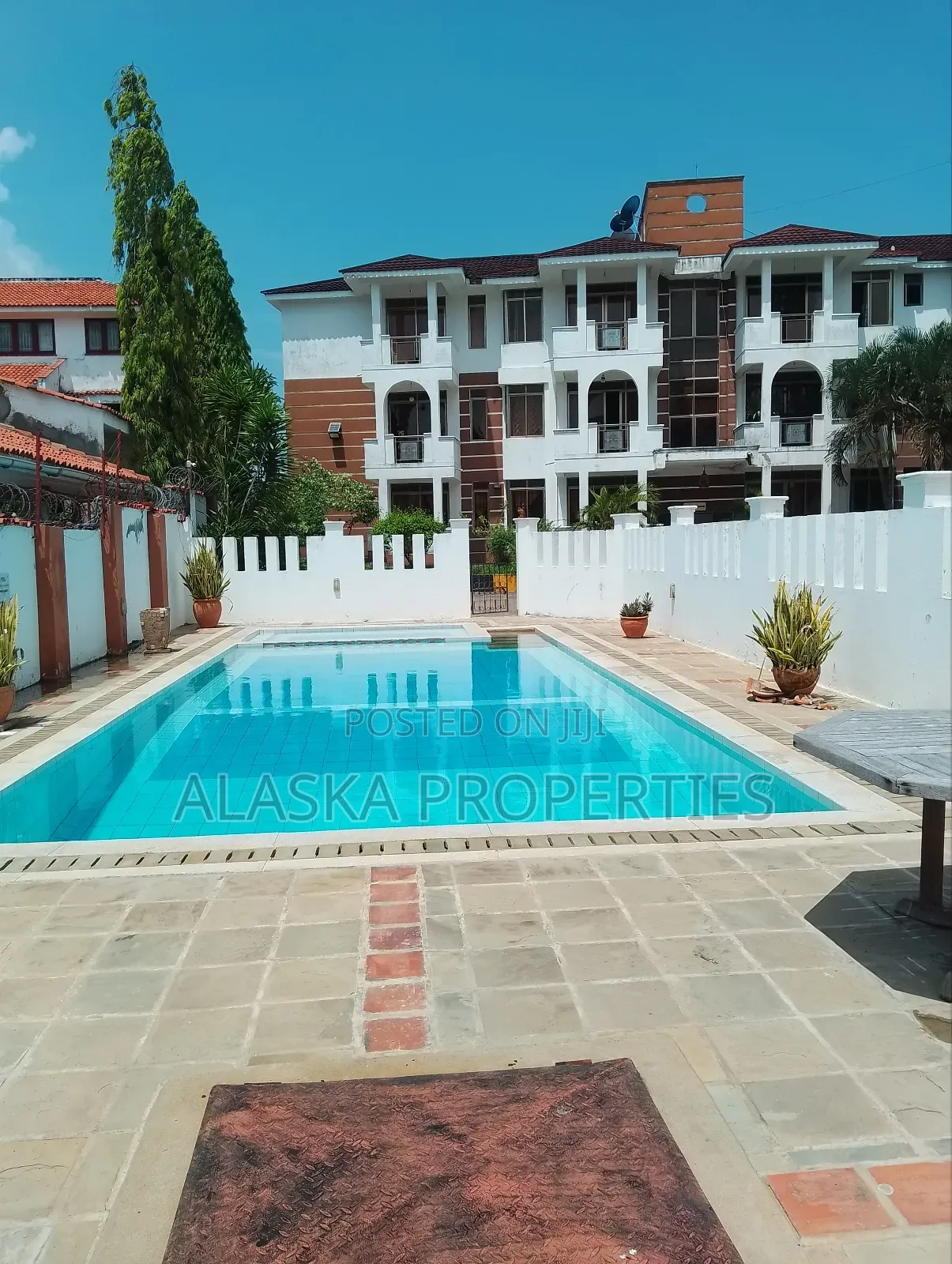 Furnished 2bdrm Apartment 2 Let in Nyali Estate