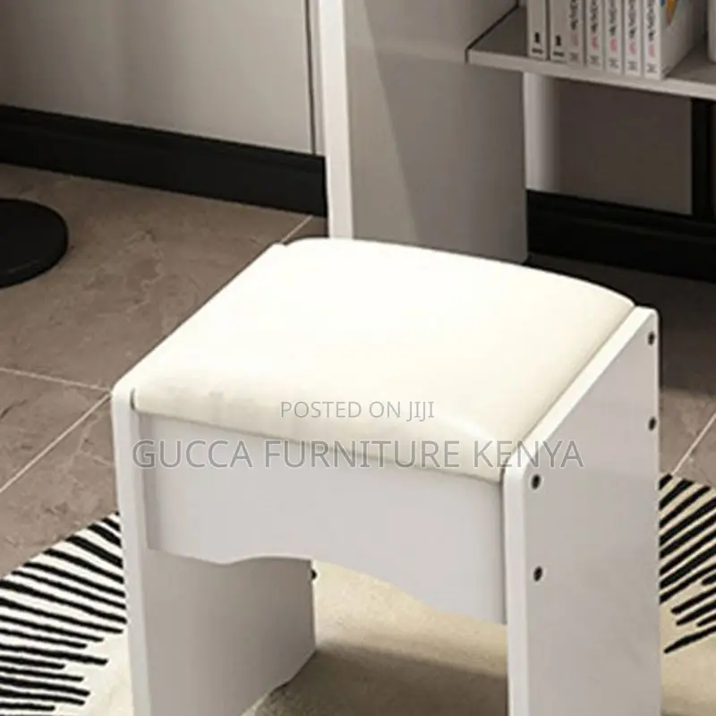 Dressers: Classy Modern Wood Makeup Vanity Table