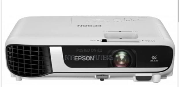 Epson Projector Eb-W51 Lumens
