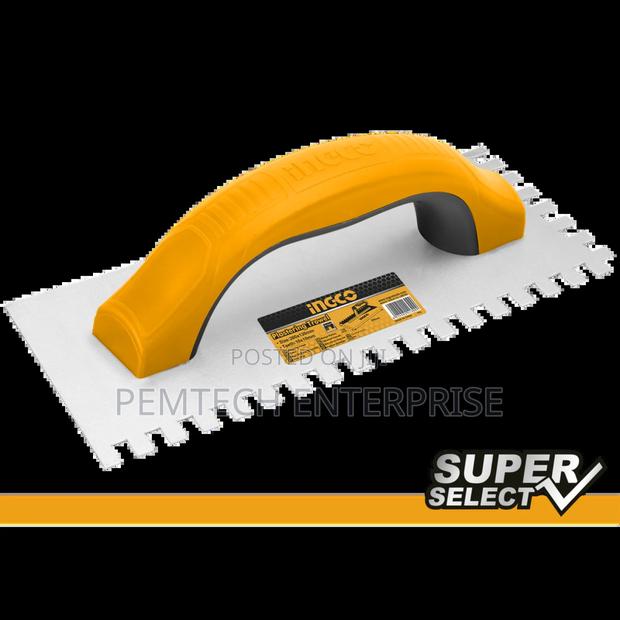 Plastering Trowel With Teeth - thumbnail 2