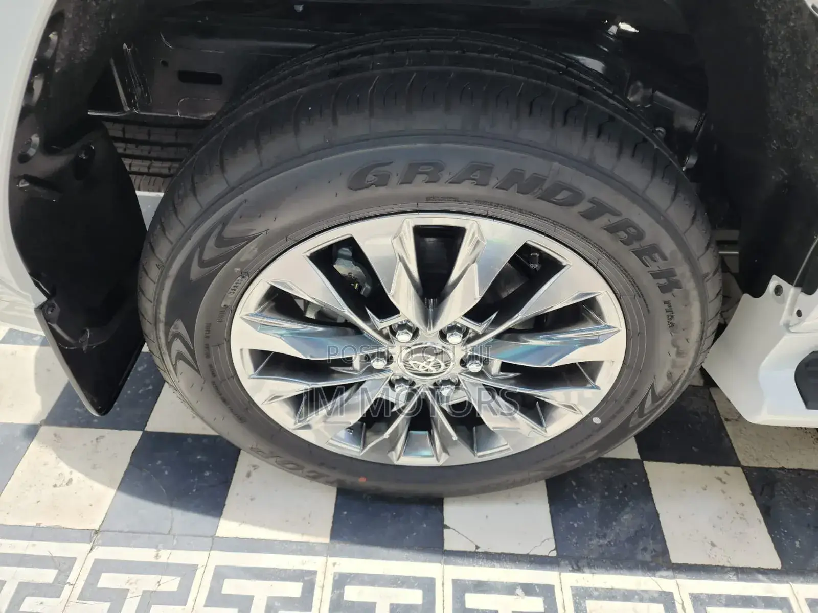 Toyota Land Cruiser 2023 White