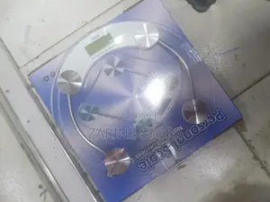 Clear Glass Bathroom Scale Measuring Upto 180kgs