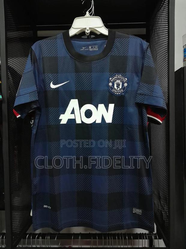 Manchester United Aon Jersey. - main view