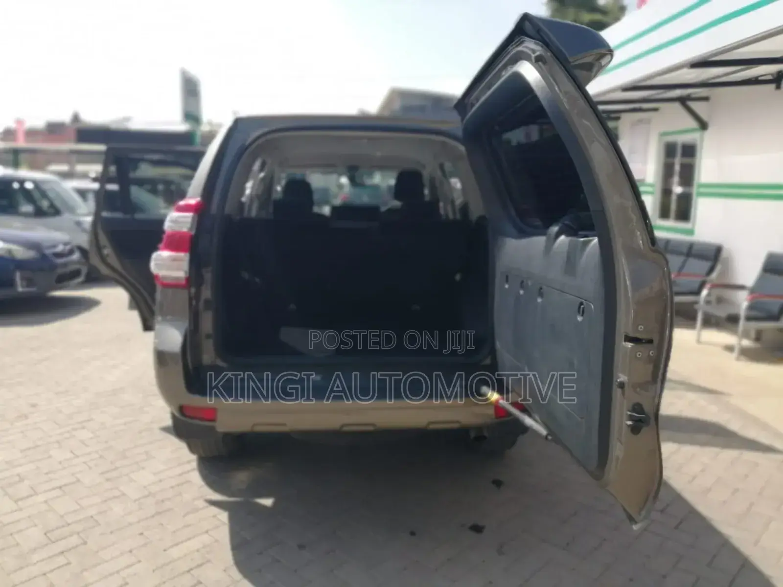 Toyota Land Cruiser Prado 2.7 2017 Gold