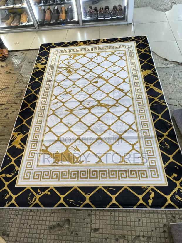 White And Gold 5*8 Carpet - main view