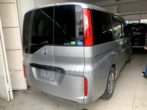 Honda Stepwgn 2017 Silver