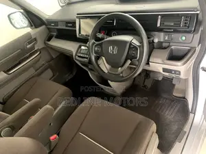 Honda Stepwgn 2017 Silver