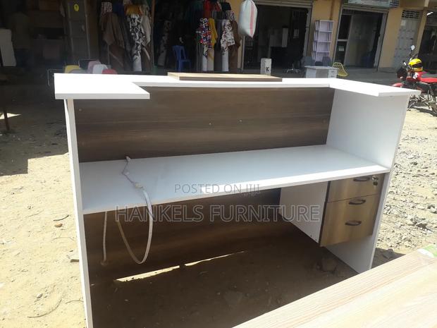 Customized Reception Desk - thumbnail 3