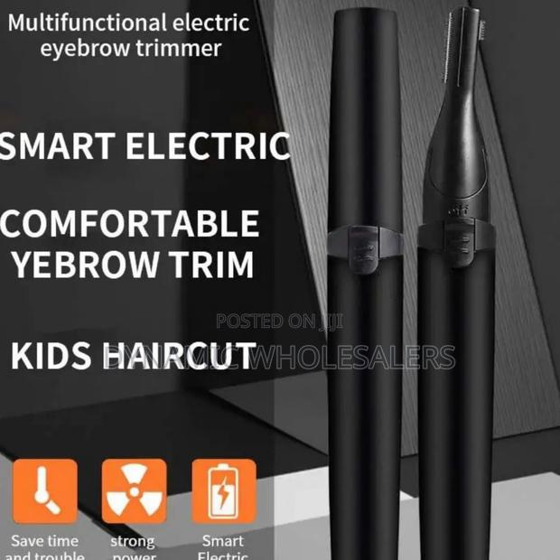 Elegant Eyebrow Trimmer - main view