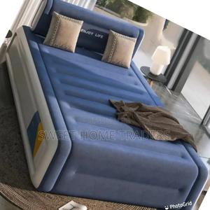 Double King-Size Inflatable Bed With Electric Pump - thumbnail 2