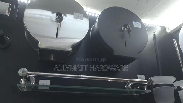 Metallic Tissue Holder - main view