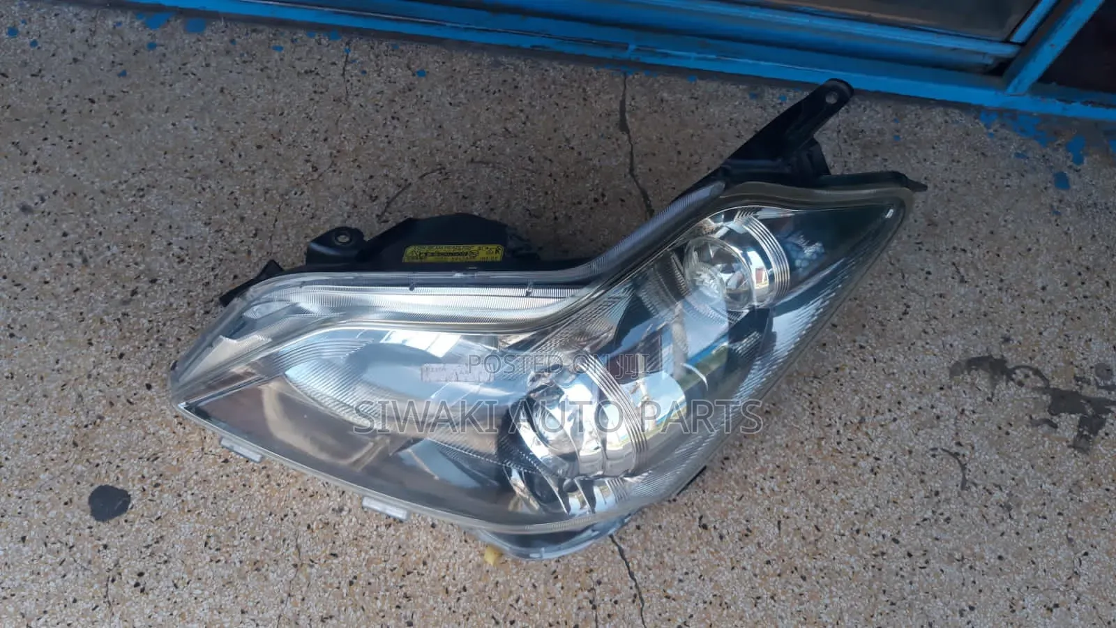 Toyota Blade Headlight Xenon