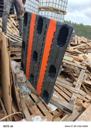 Plastic Pallet 054 - thumbnail 2