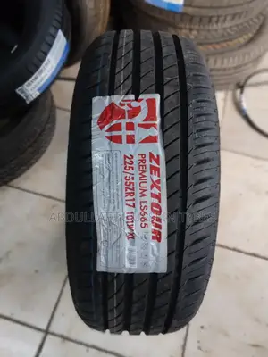 225/55 R17 Zextour Tyres