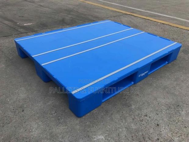 Solid Plastic Pallet 098 - main view