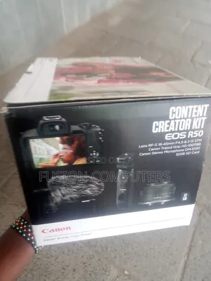 Canon Eos R50 Content Creator Kit