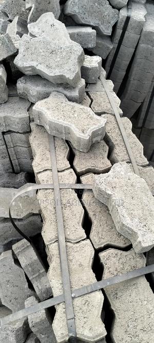 Cabro Paving Cabros - main view