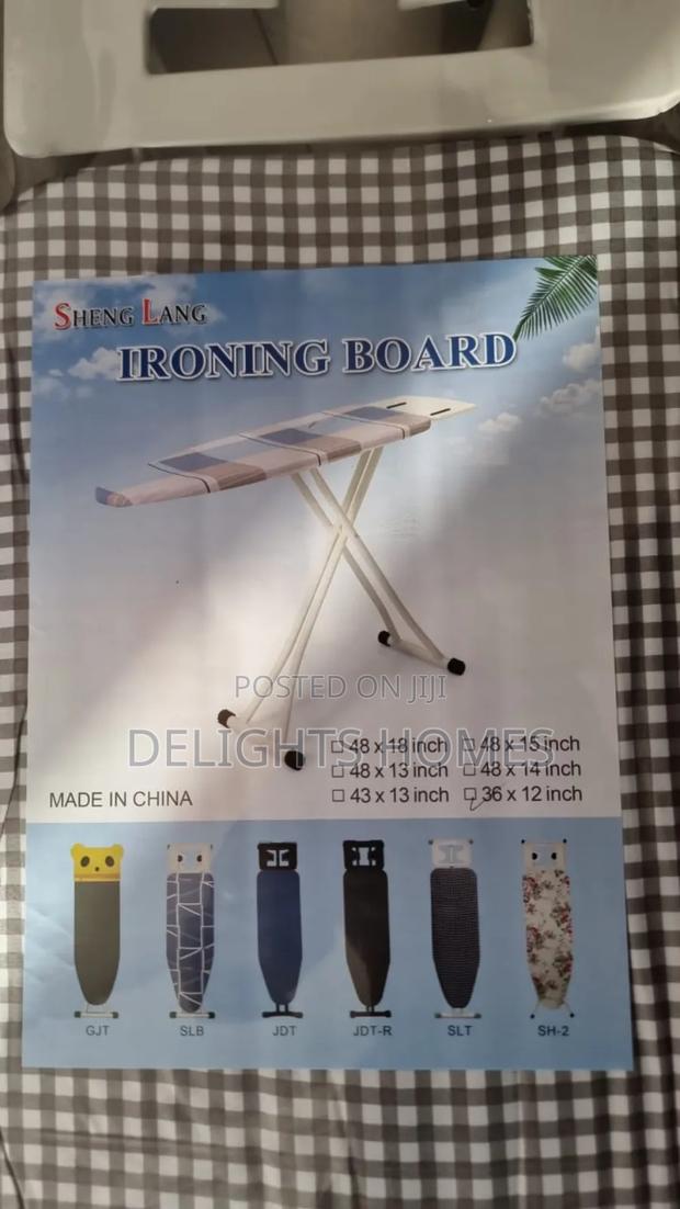 Ironing Board. -Pa