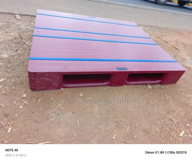 Heavy/Solid/Warehouse Plastic Pallet