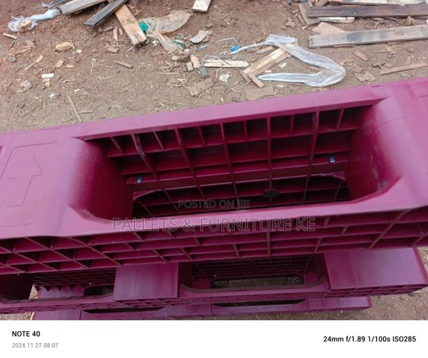 Plastic Pallet  - Metallic Reinforced - main view