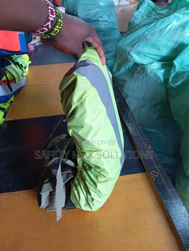 Waterproof Reflective Bag Cover - thumbnail 3