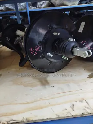 Nissan Latio N17 Brake Booster
