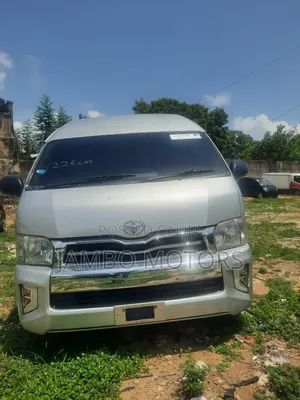 Toyota HiAce 2018 Silver