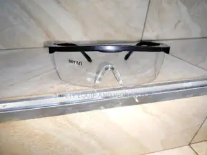 Safety Googles With Anti Scratch Coating