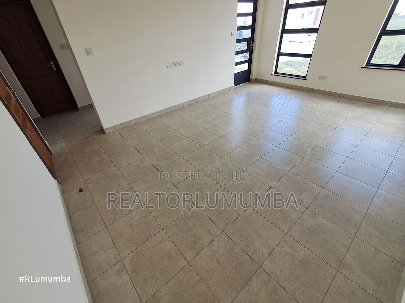 5bdrm Maisonette in Viraj Area for rent