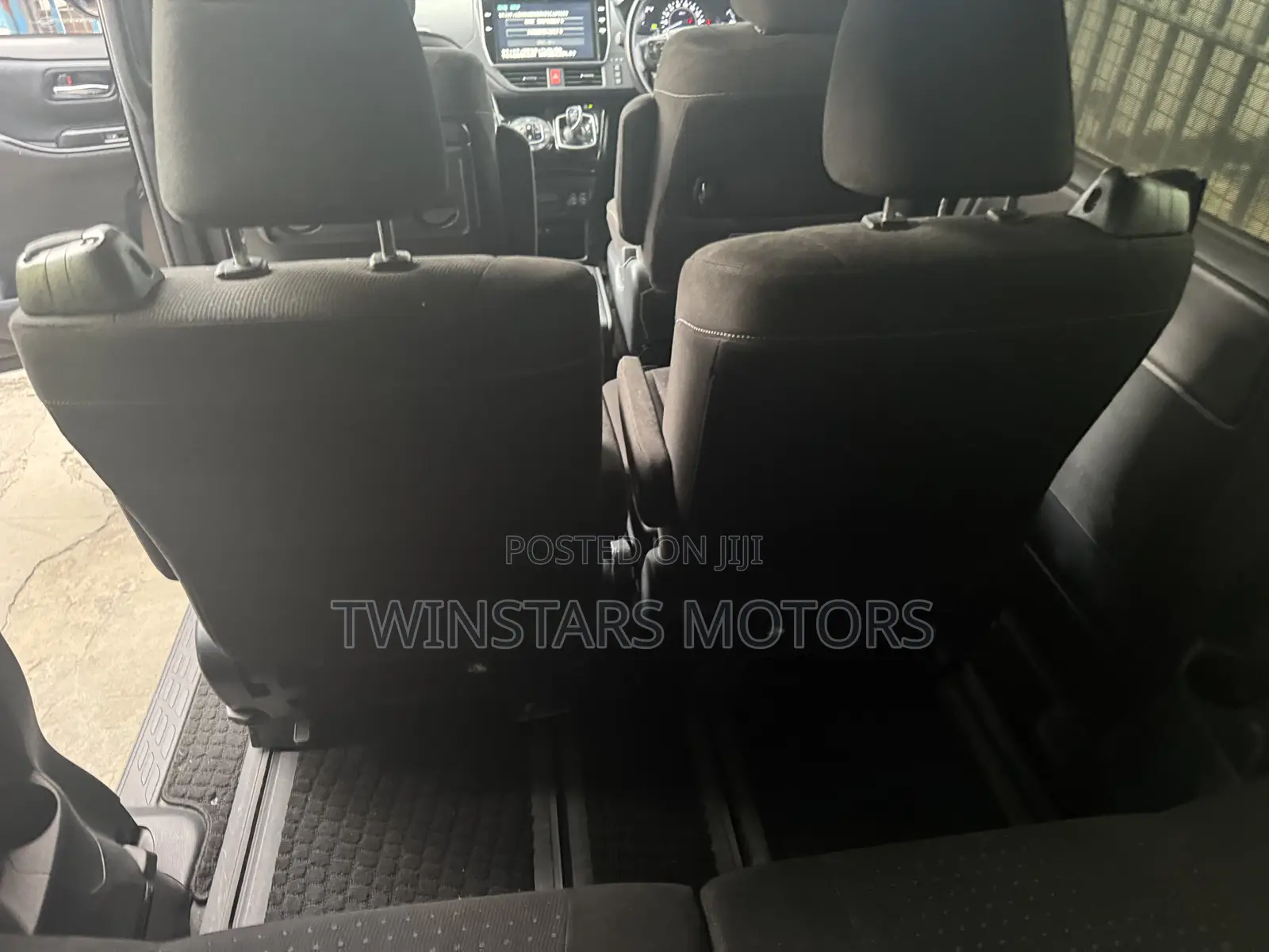 Toyota Noah 1.8 FWD Hybrid (7 seater) 2018 Black