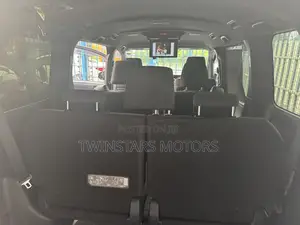 Toyota Noah 1.8 FWD Hybrid (7 seater) 2018 Black