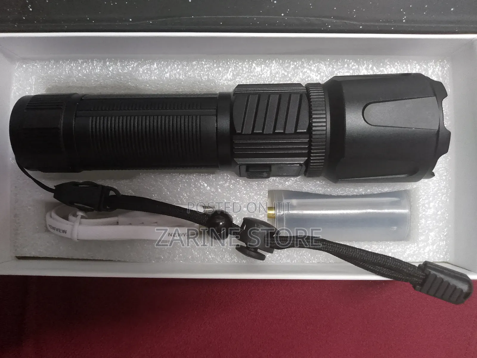 Newvew Aluminum Alloy Flashlight Torch With Zooming Light