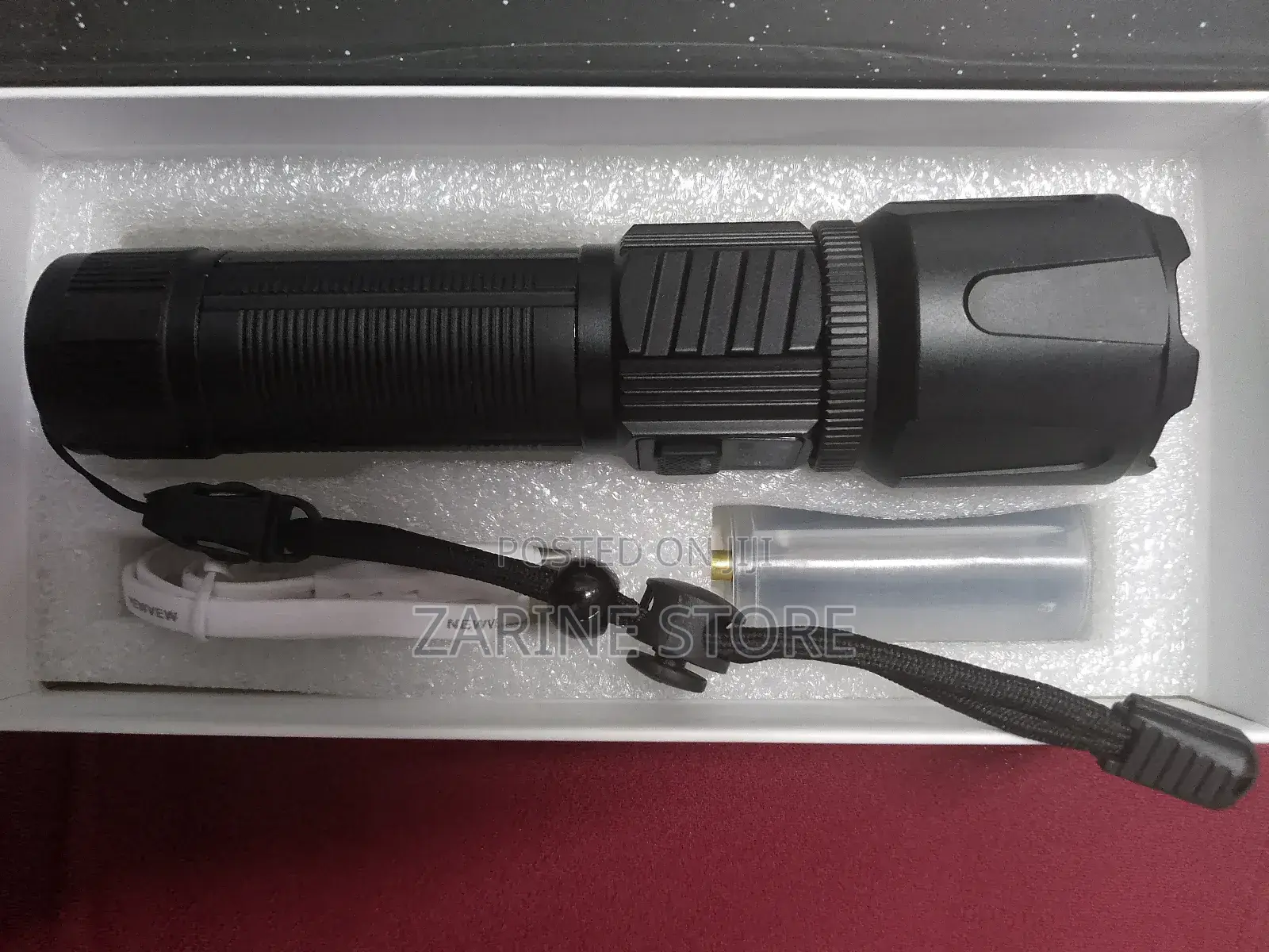 Newvew Aluminum Alloy Flashlight Torch With Zooming Light