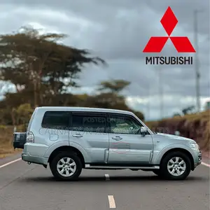 Mitsubishi Pajero 2016 Silver