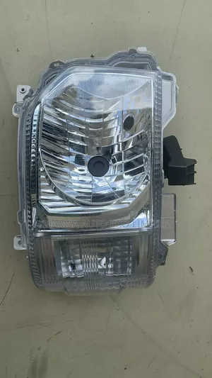 Toyota Hiace 2014 Head Lamp