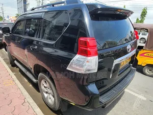 Toyota Land Cruiser Prado 2012 Black