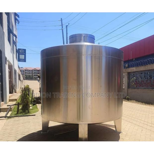 Stainless Steel Storage Tank 2000 Litres - thumbnail 3