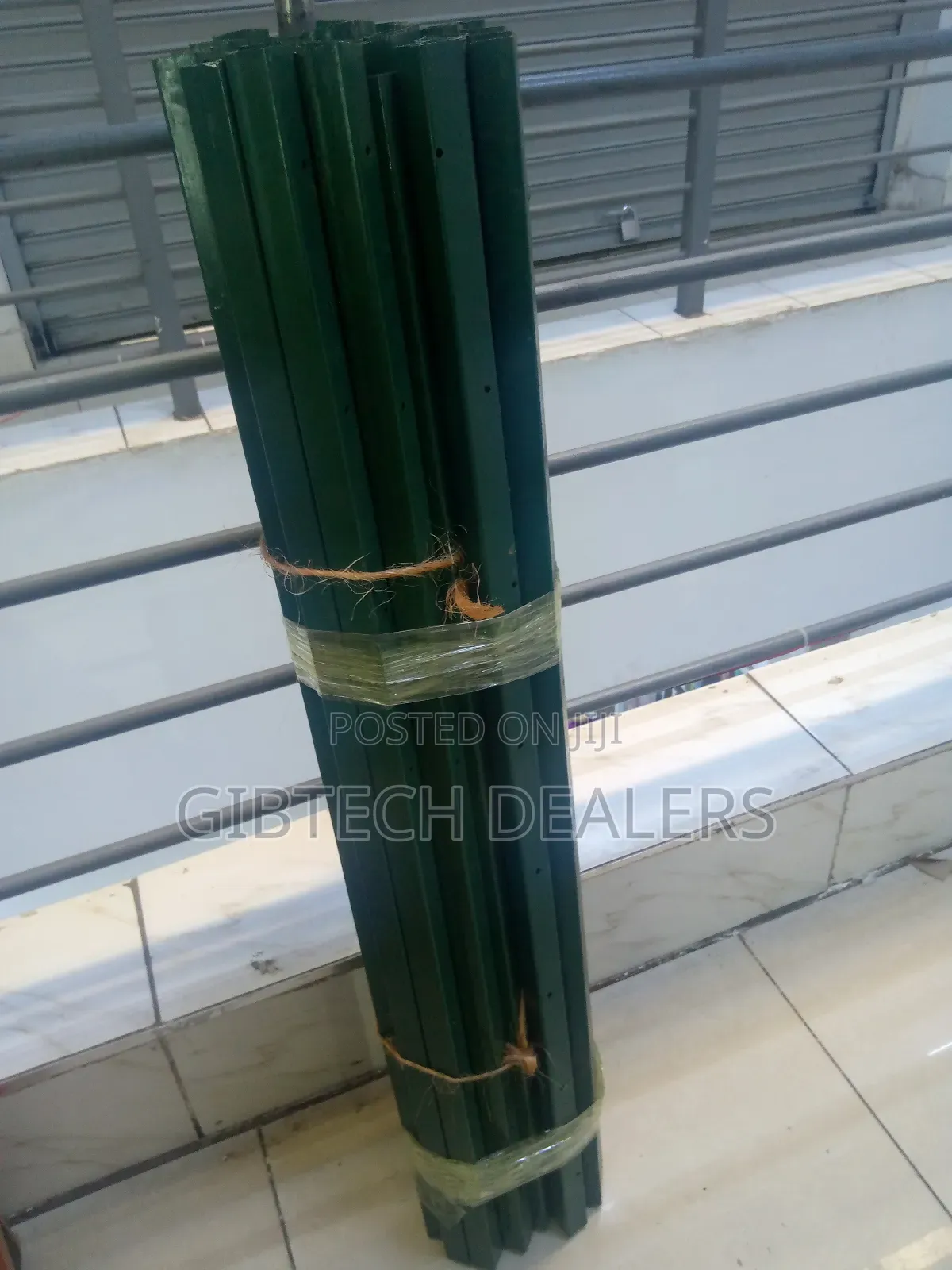 Electric Fence Strainer.