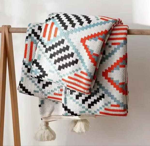 Throw Blanket - Knitted - thumbnail 2