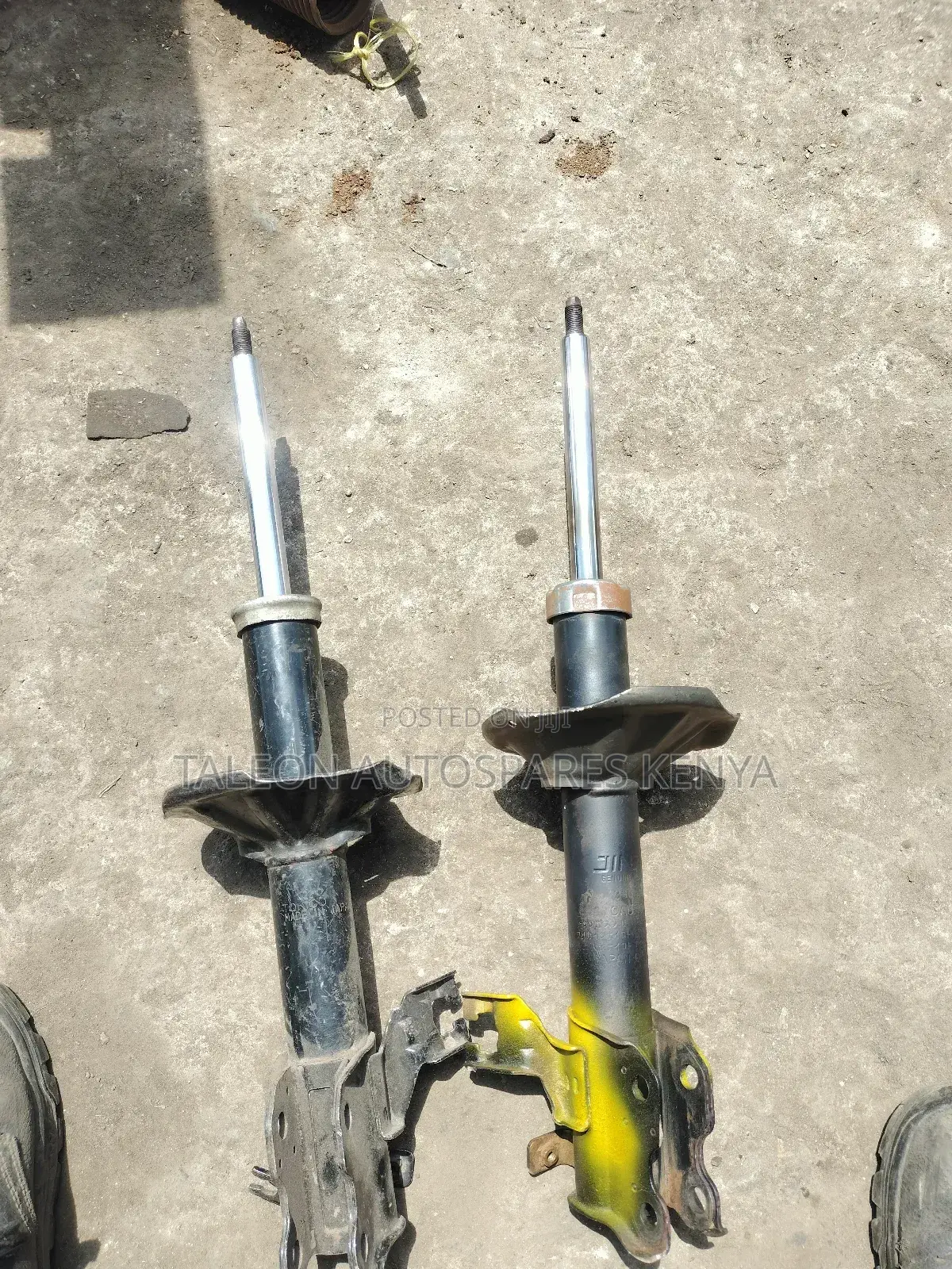 Nissan B14 Front Shocks