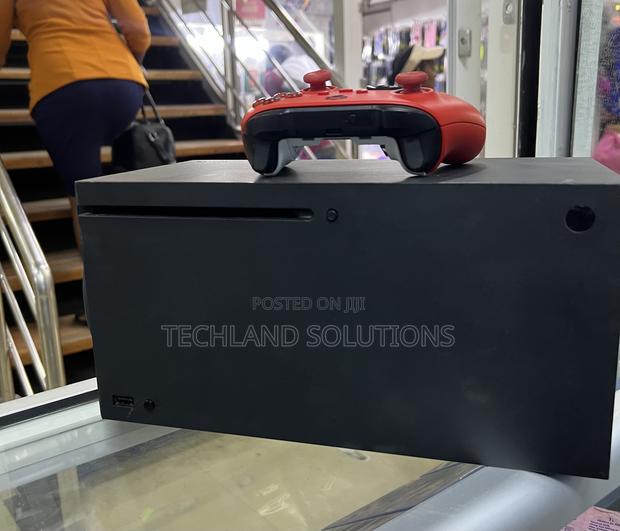 Xbox Series X One Tb - main view