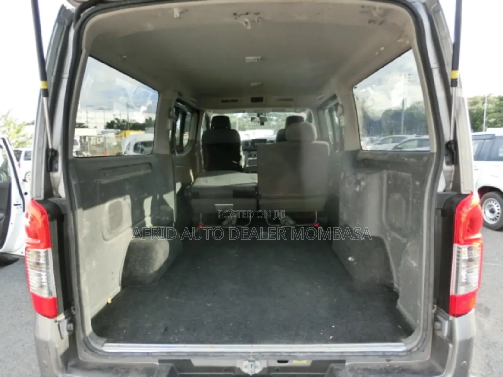 Nissan Caravan (Urvan) 2018 Grey